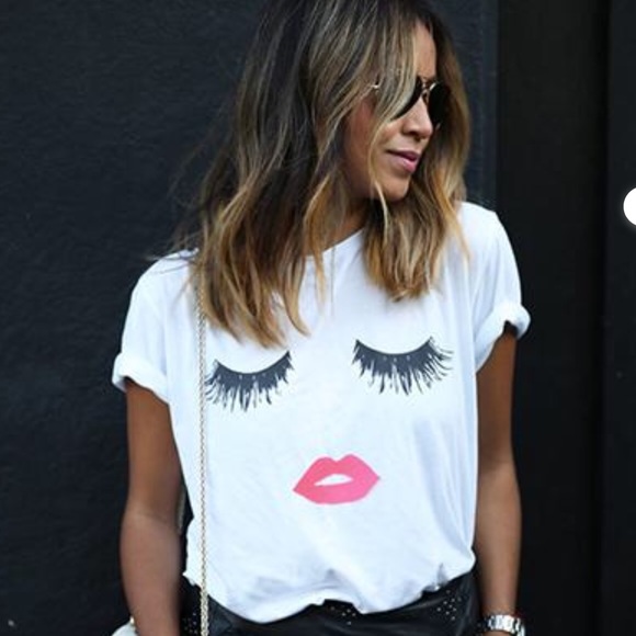 Tops - ‼️LAST 1‼️ 5⭐️RATED- 🎉HP🎉 Lips & Lashes T-shirt